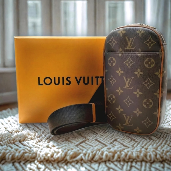 ✨️🔥Authentic EUC Louis Vuitton Pochette Monogram Gange Bumbag - Picture 3 of 17